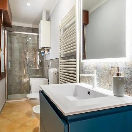 Bilocale Design In Centro Storico 아파트